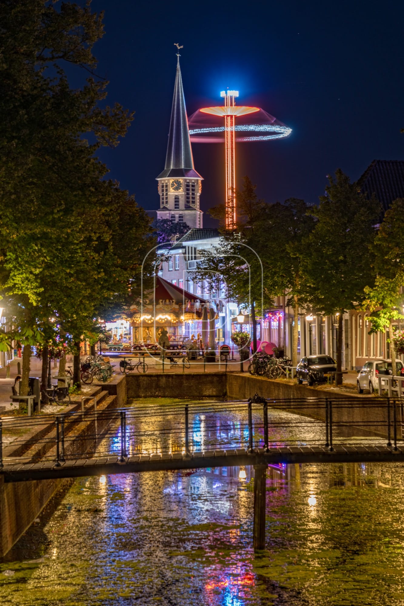 kermis_grote_kerk_kippebruggetje_staand