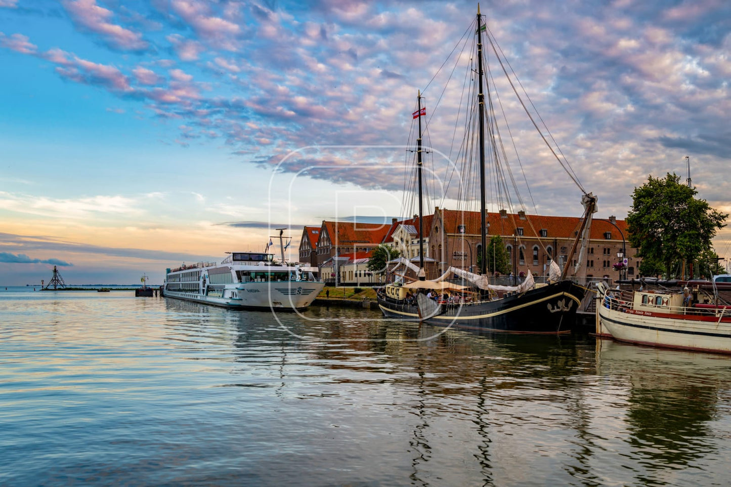 OOSTEREILAND_HOTELBOOT_ZOMER