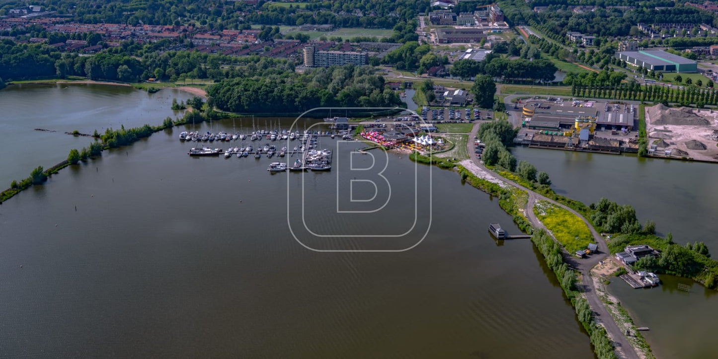 LANDSCHAP_VLIEGTUIG_ORANJE_BUITEN