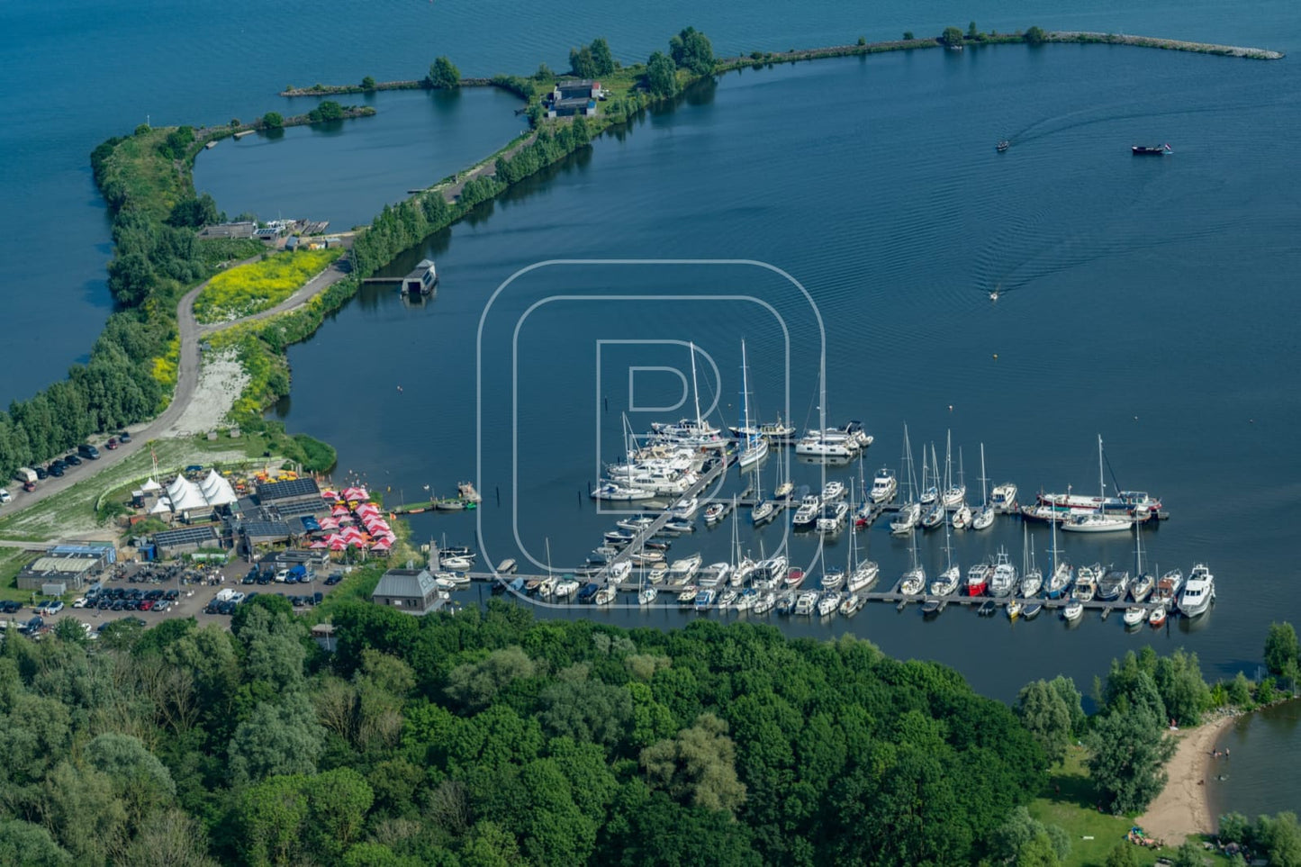LANDSCHAP_VLIEGTUIG_ORANJE_BUITEN
