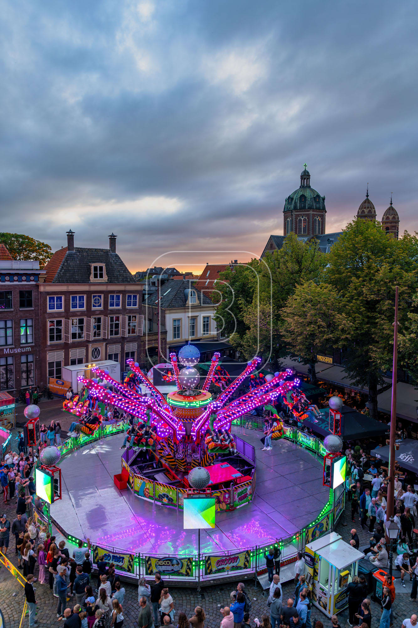 kermis_Roode_Steen_staand